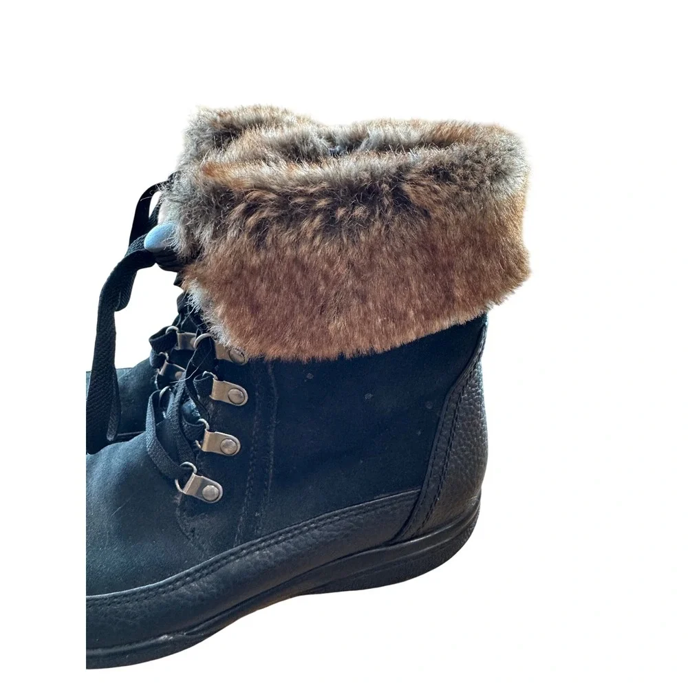 Clarks Winter Boots Womens 6.5 Black Faux Fur Suede Leather 26115744 Gorpcore